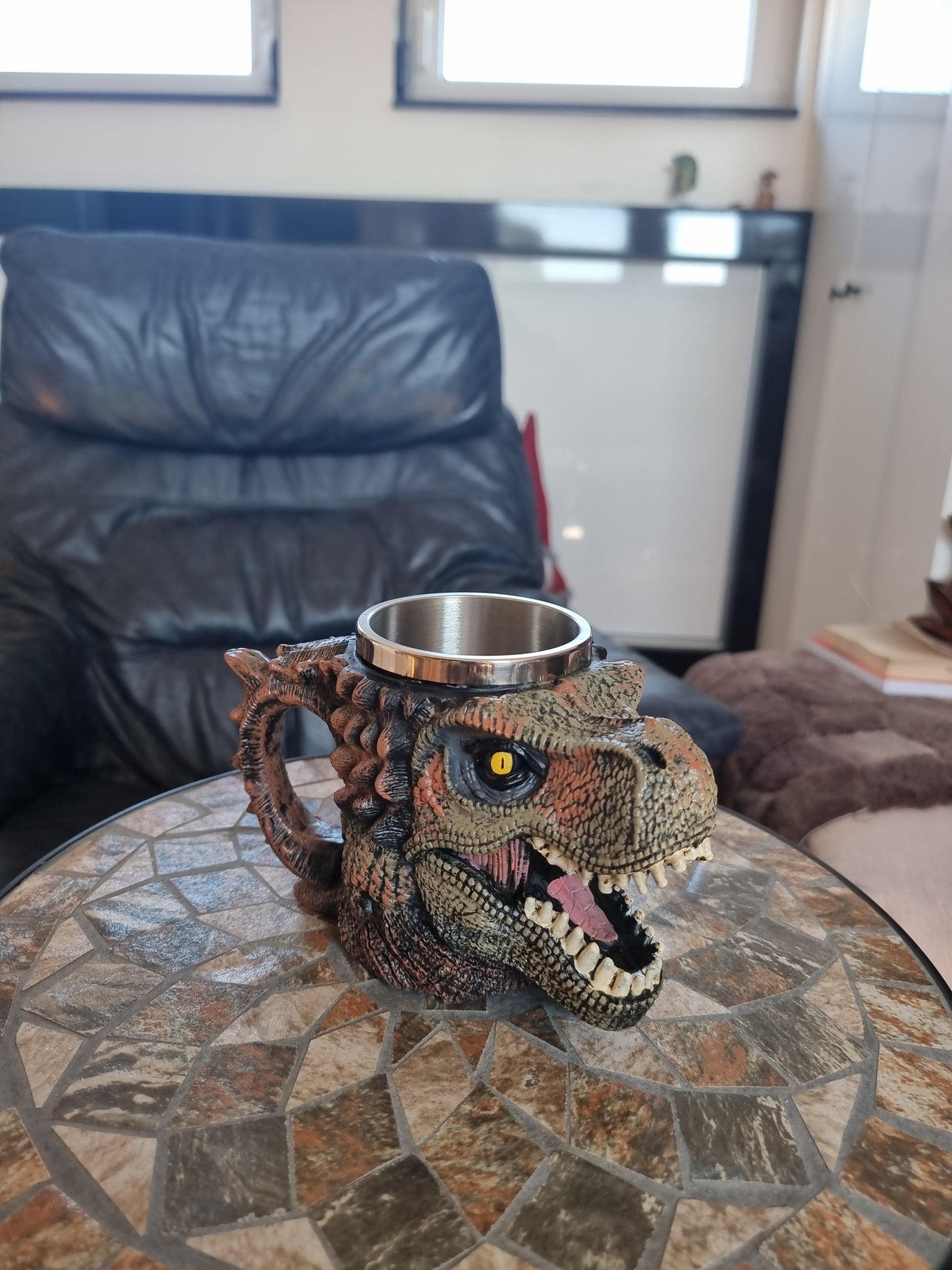 Dinosaurus šolja